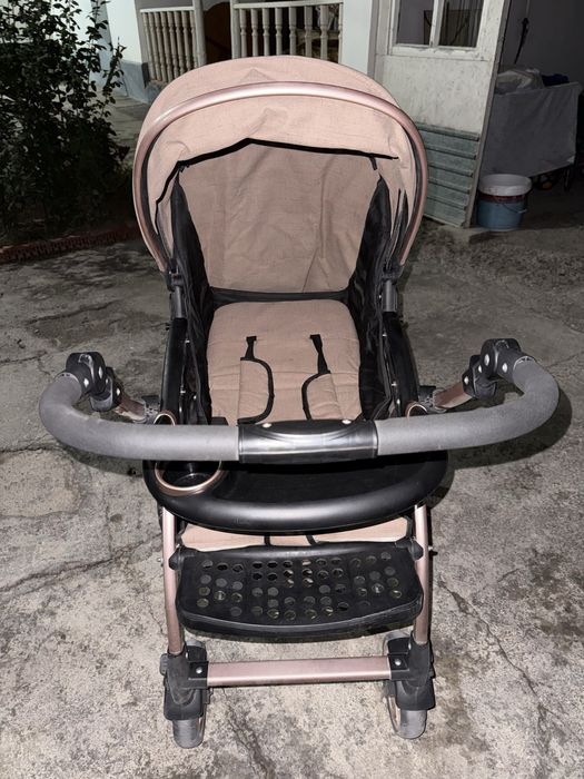 Коляска коричневый почти новое