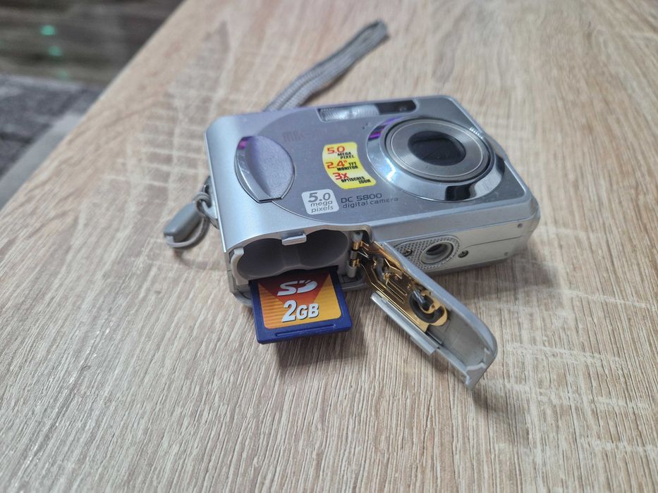 Vand aparat foto/camera foto digitala compacta Maginon DC5800, 5mp.