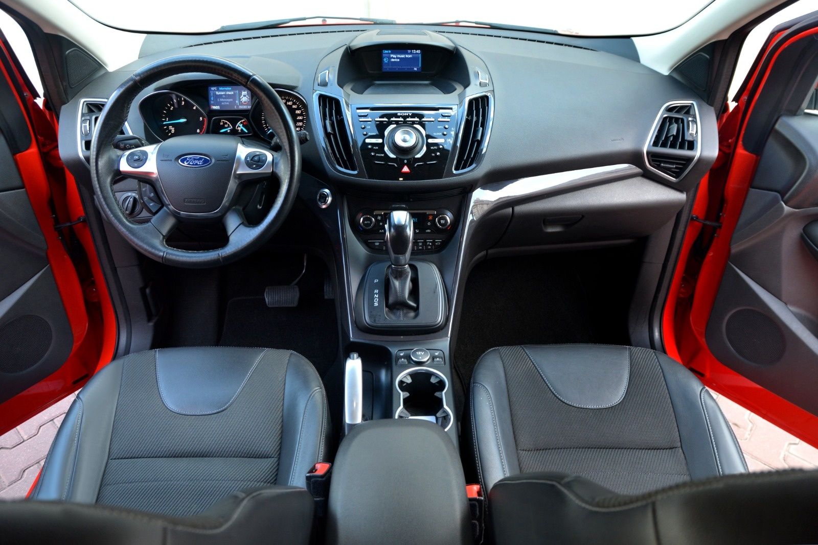 Ford Kuga ST-line - 4×4 - Xenon - Automat- Full Led- 2015