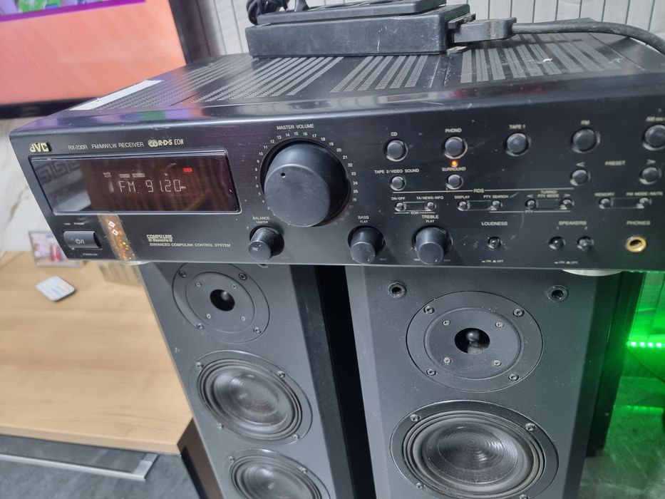 Amplificator tuner jvs