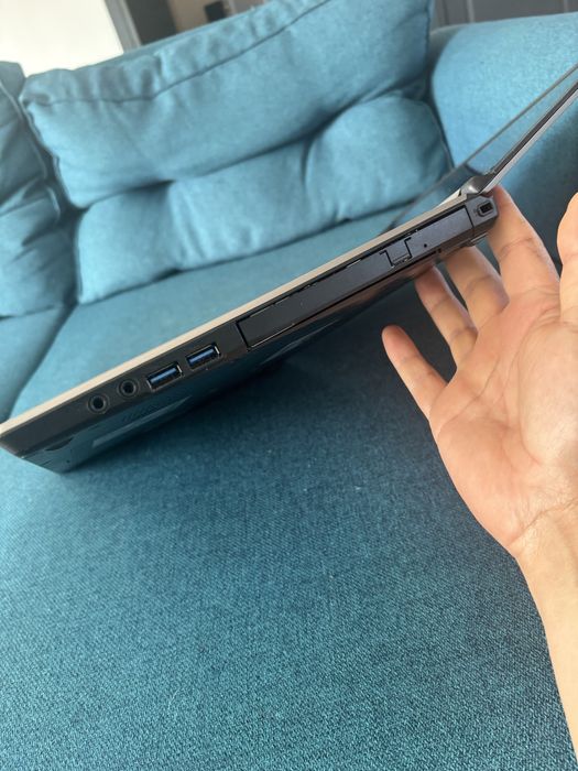 Laptop Fujitsu Siemens • i7-6600u  •8gb DDR4•SSD 256•15,6 FHD•Cellular