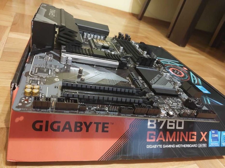Intel Core i5 12600KF + Gigabyte B760 Gaming X DDR5