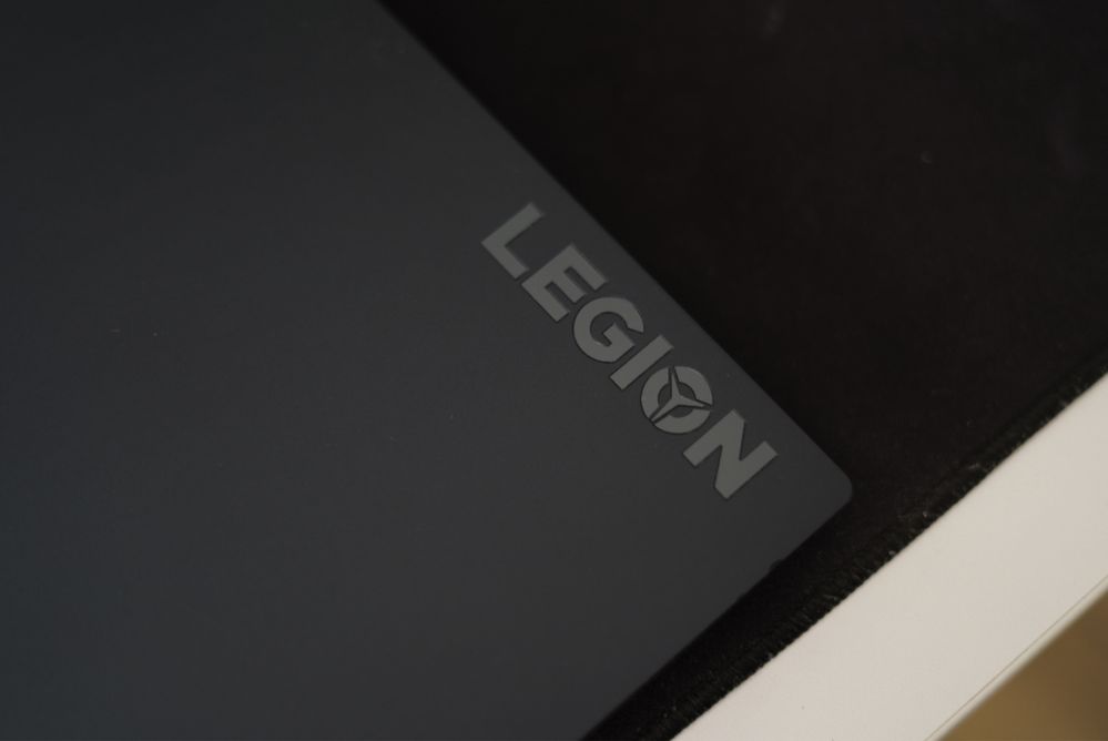 Геймърски лаптоп Lenovo Legion
