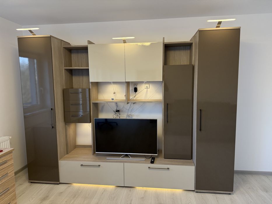 Mobila Crem de vanzare