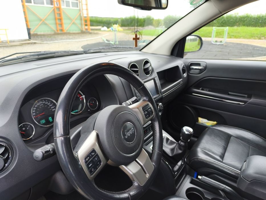 Vând Jeep Compass anul 2011 mașină foarte îngrijită!!!