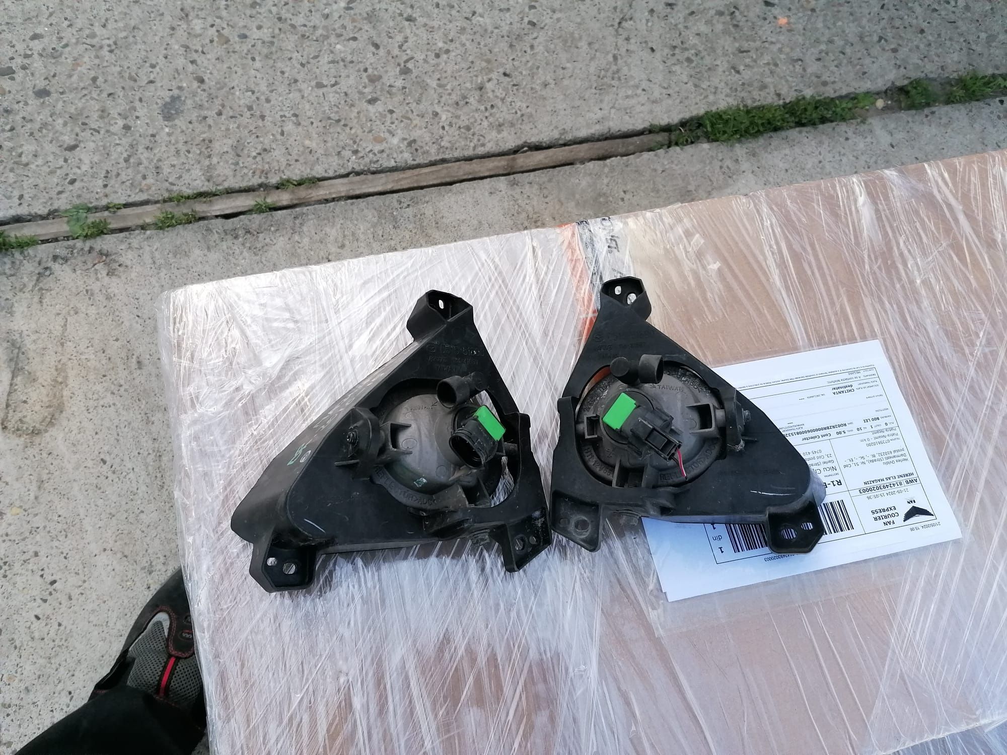 Proiector ceata dreapta pentru Mazda 5 an fabricație 2010-2013