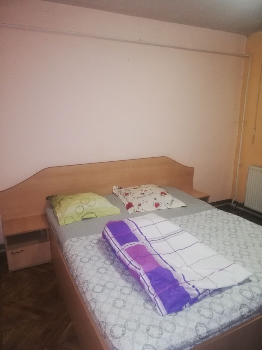 Închiriez pe termen scurt apartament 2 camere