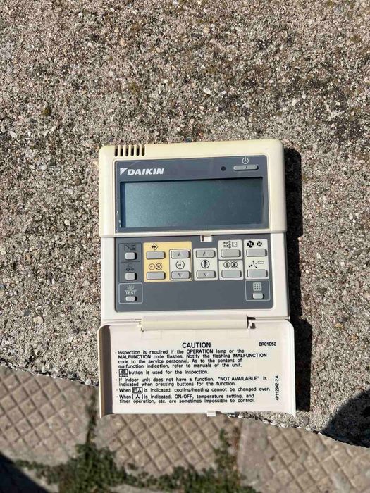 Продава се климатик дайкин RZQSG125L8V1B