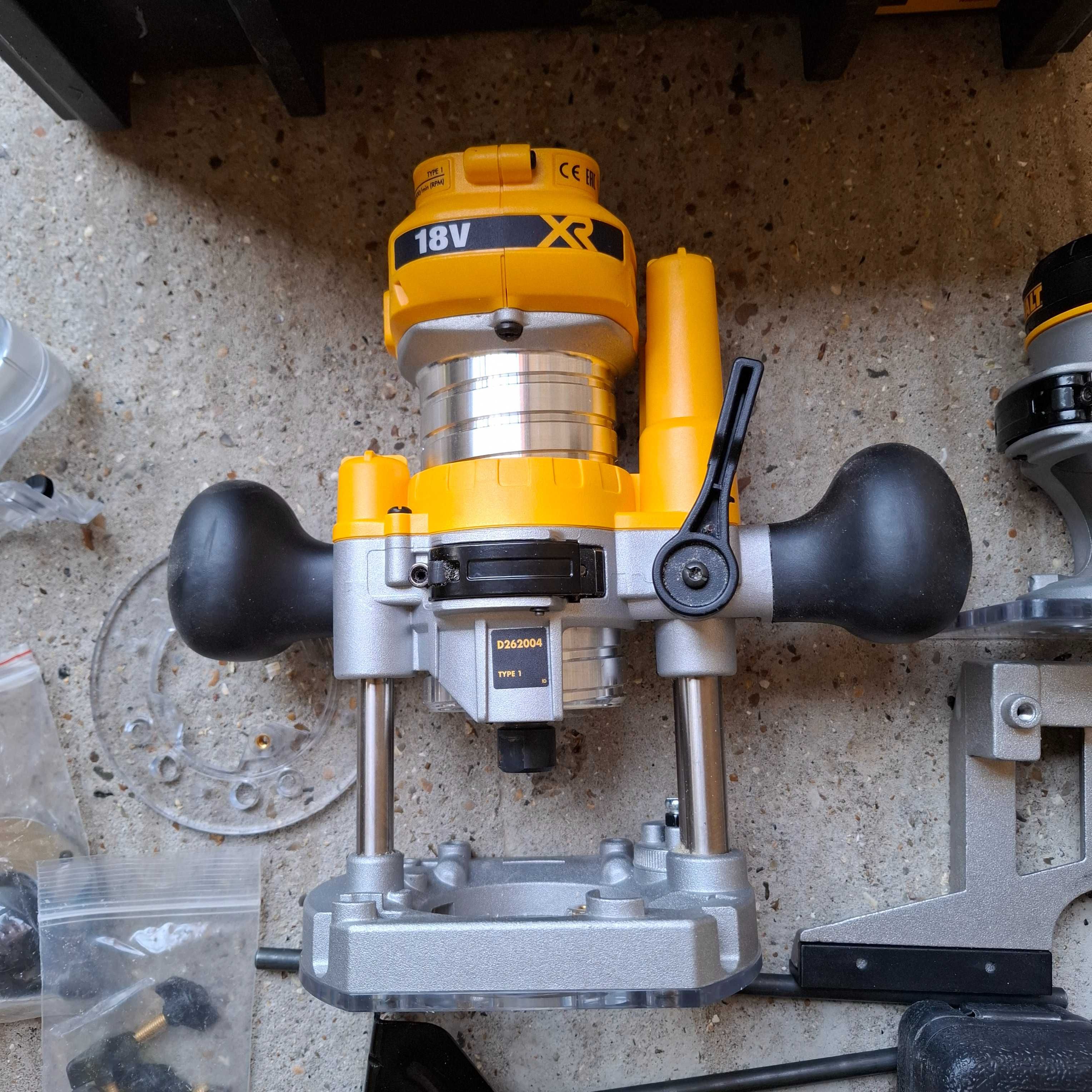 Dewalt DCW600 Оберфреза