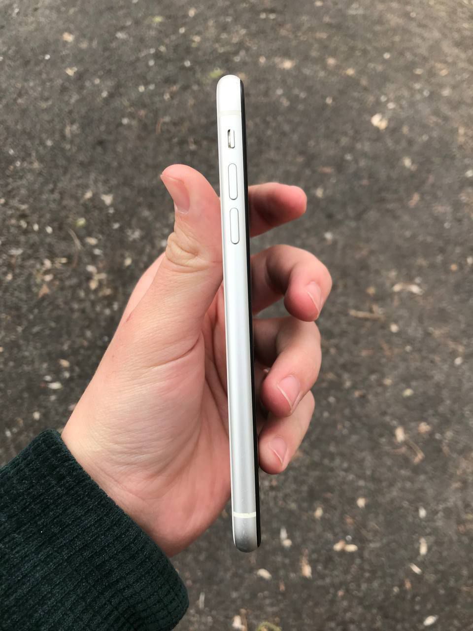 iPhone 11 1yil garantiya bilan