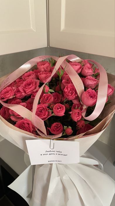 Кустовые розы,свежий орташа обьемда(катты улкенде емес,кішкентай емес)