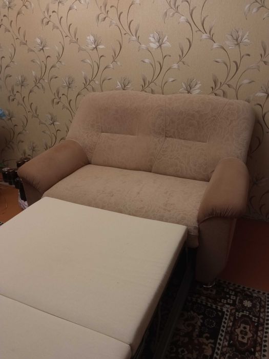 Продам диван-кровать. Б/у. В отличном состоянии.