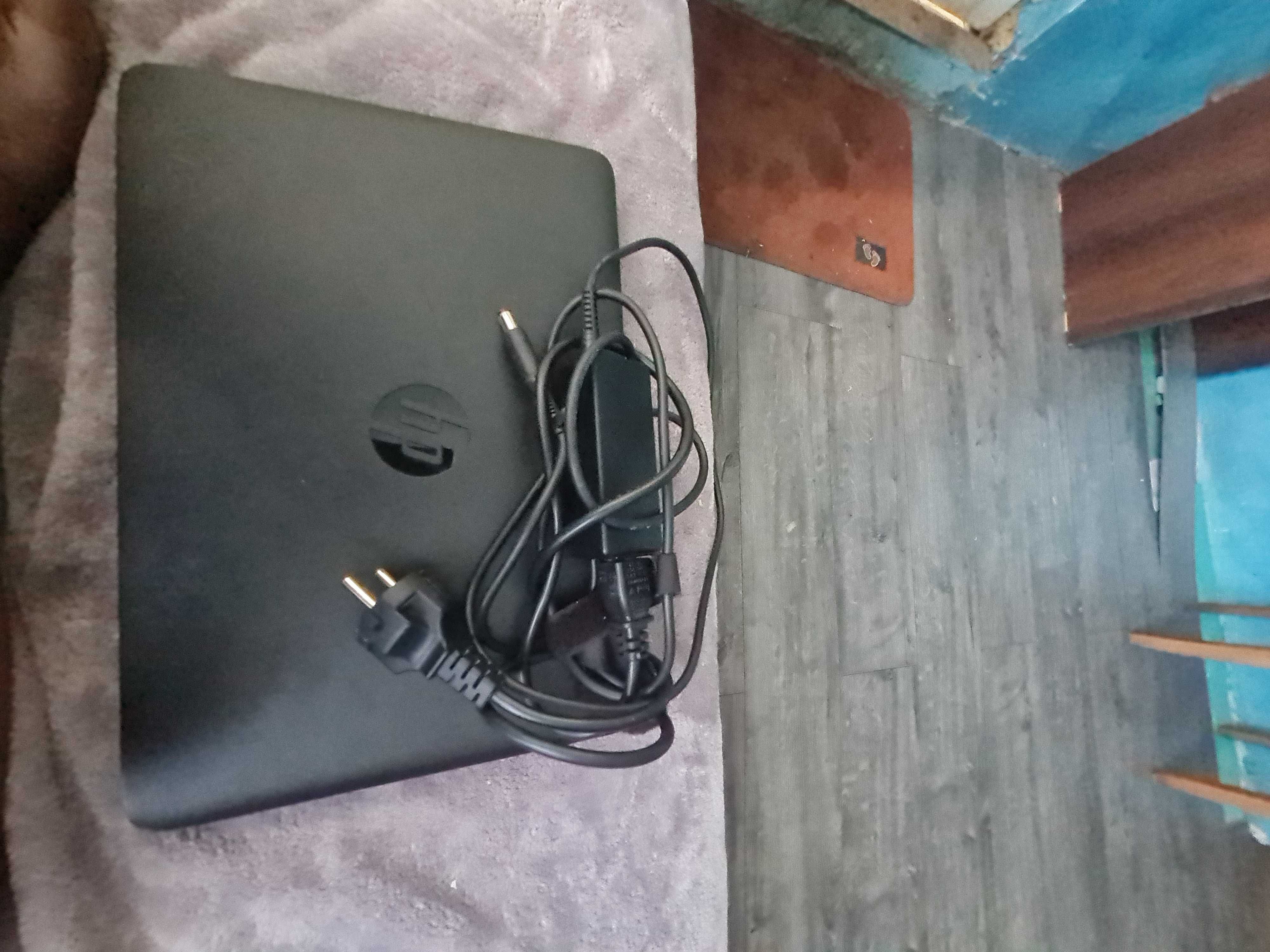 Продавам лаптоп HP