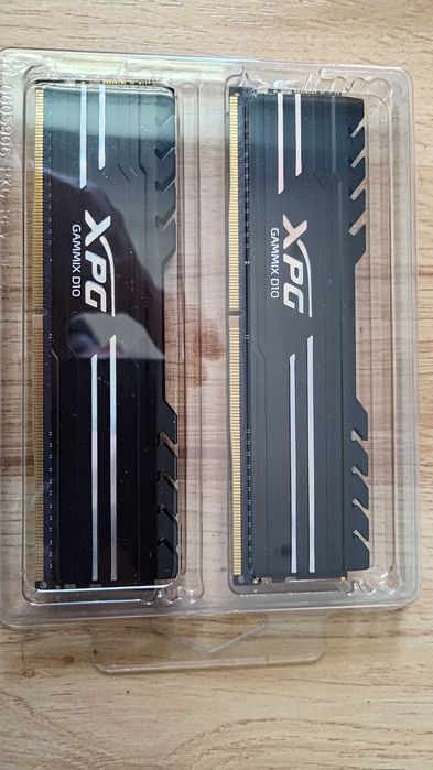 Памет ADATA XPG Gammix D10 Black, 16GB (2x8GB) DDR4, 3000 MHz CL16