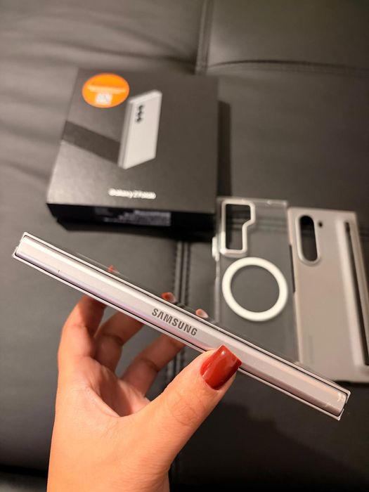 Vand samsung Z fold6 ca nou