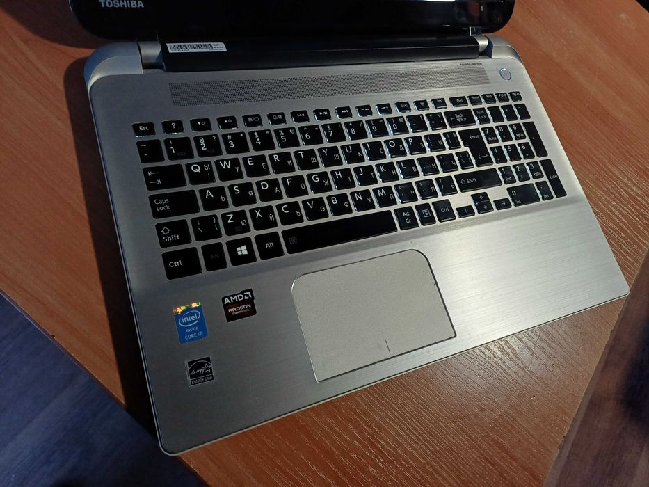 15.6'FullHD IPS Toshiba™i7/12GB Ram/AMD Radeon R7 - 2GB/240GB SSD