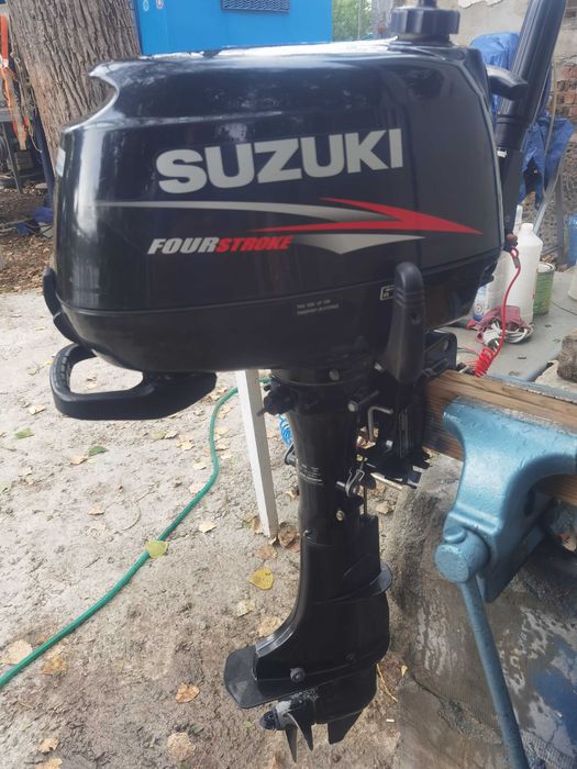 Извънбордови двигател марка-Suzuki DF4