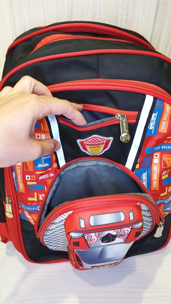 Рюкзак портфель детский для мальчика с машинкой