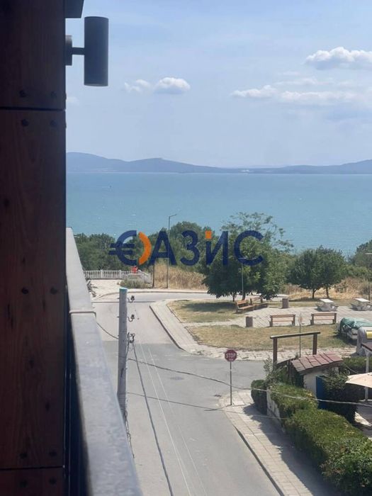 Апартамент с 1 спалня и изглед към морето в комплекс "Скарабей 21",