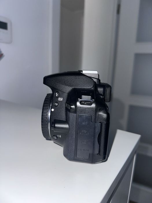 DSLR Nikon D5300 + 2 obiective kit complet