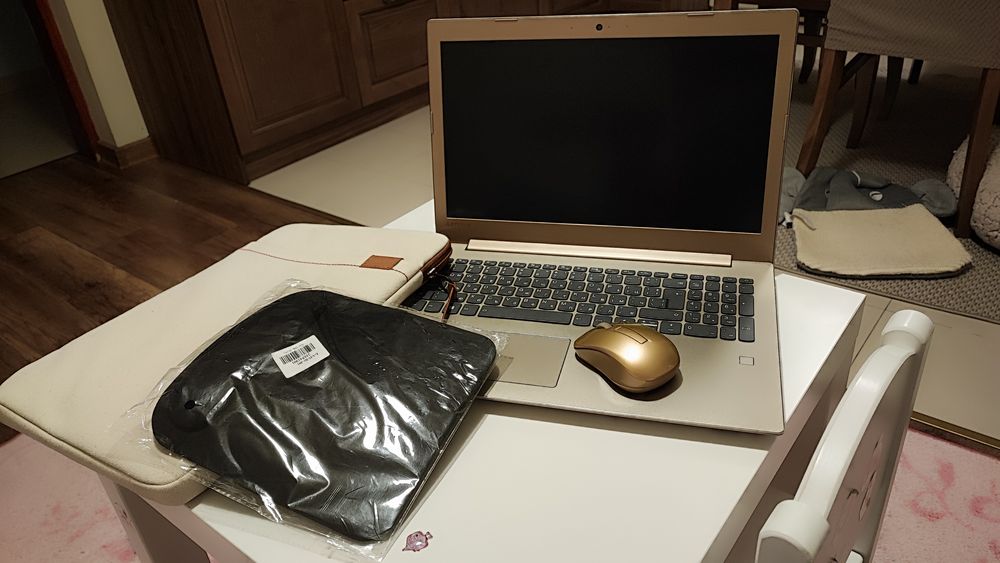 Леново/ LENOVO Ideapad 15,6" + подаръци