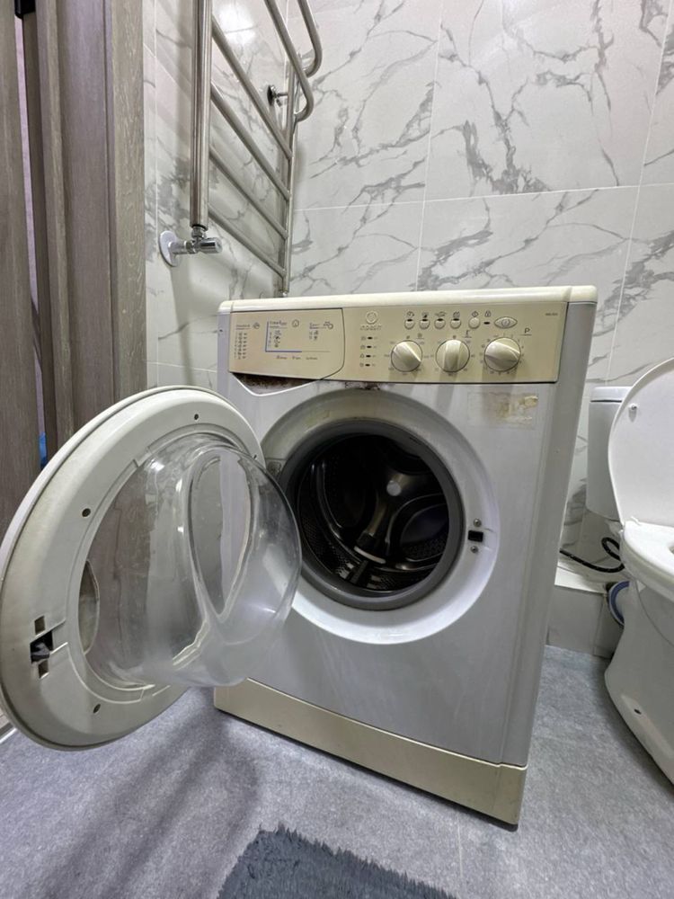 Стиральная  машина автомат Indesit  5кг