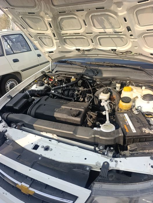 Nexia 2 sotiladi srochna gazi bor