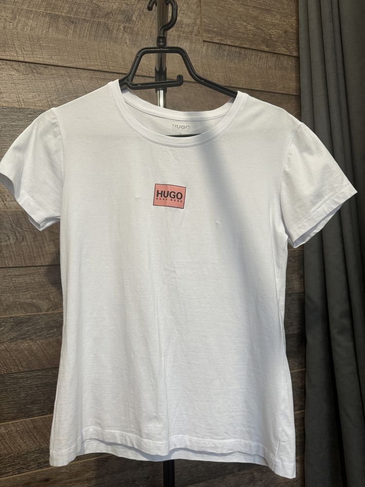 Бяла тениска Hugo Boss