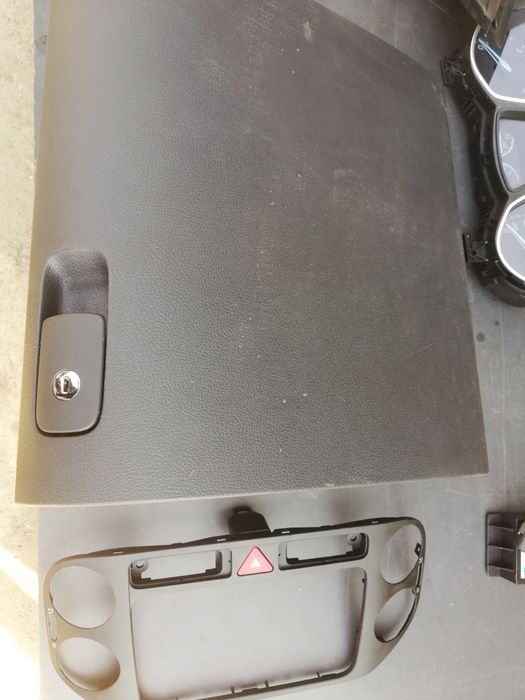 Torpedou, consola grile, radio cd vw golf 5 plus