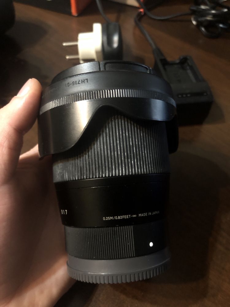 Sony a6500 с двумя объективами: 28-70 F3.5-5.6 , Sigma 16mm F1.4
