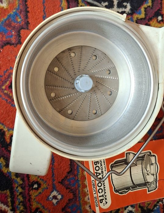 Соковыжималка советская.