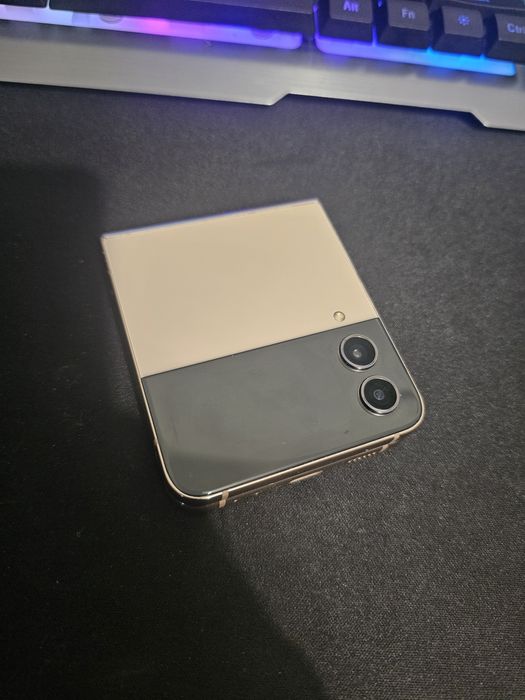 Samsung Z Flip 4