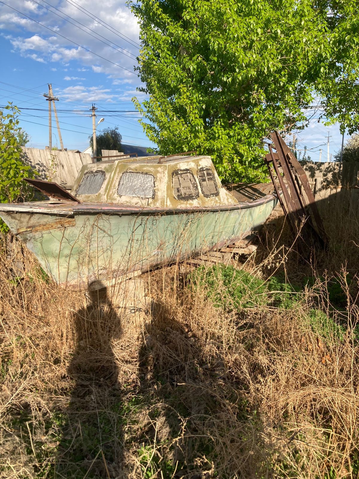 Продается лодка с мотором