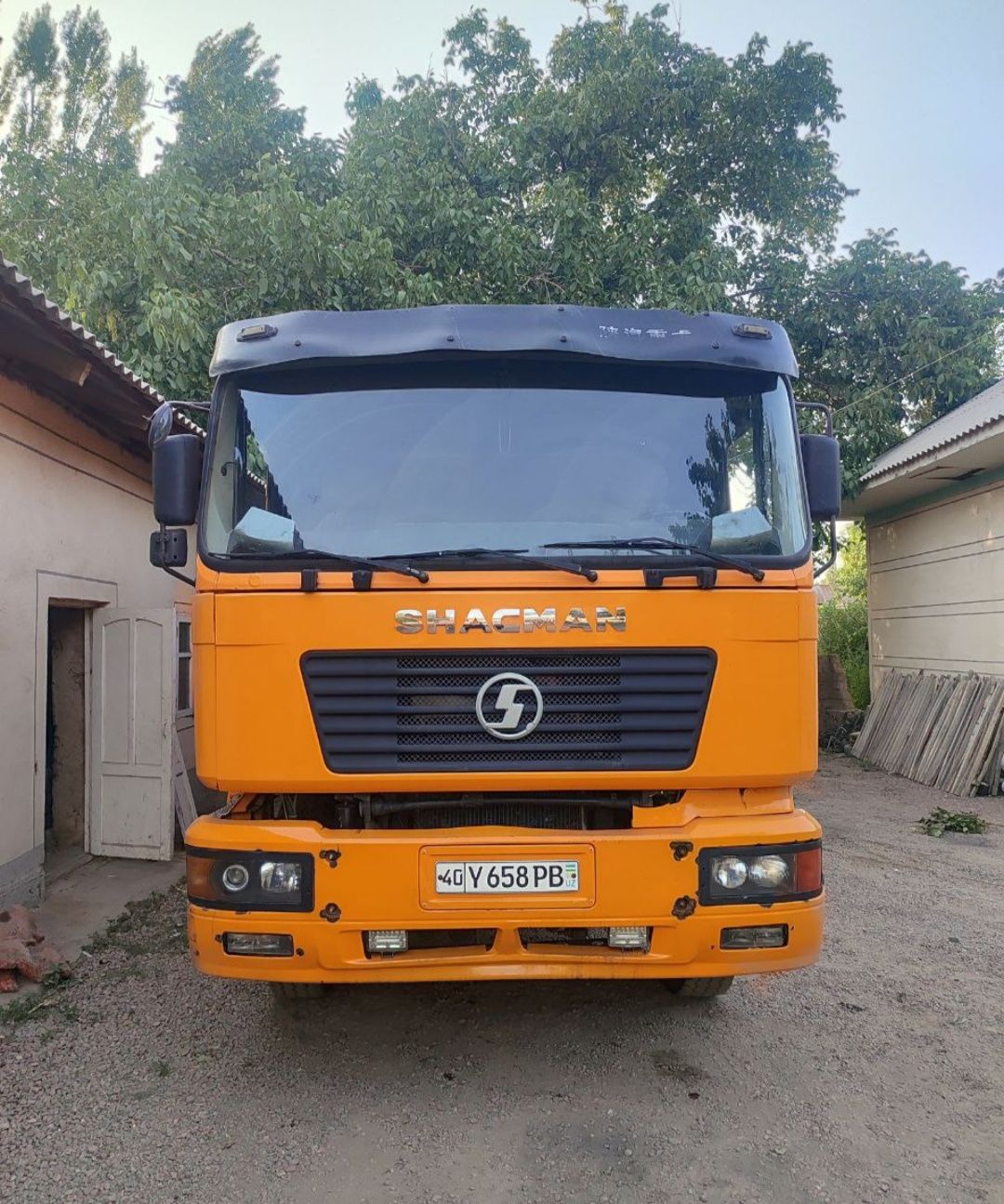 Shacman f 2000 sotiladi