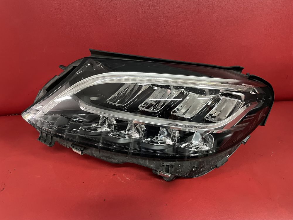 Mercedes w205 C- klasa 2019 far