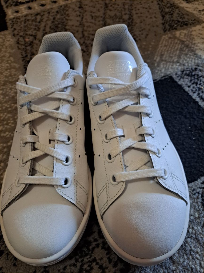 Vând adidas stan smith mărimea 35.5