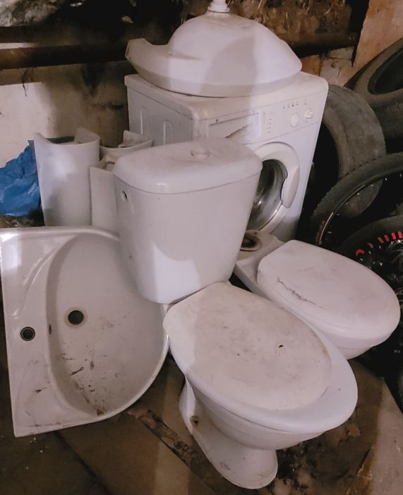Продам раковины, унитазы, стойки