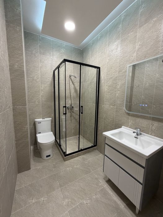 Сдаётся в новостройке 3х комнатная квартира с авторским ремонтом.