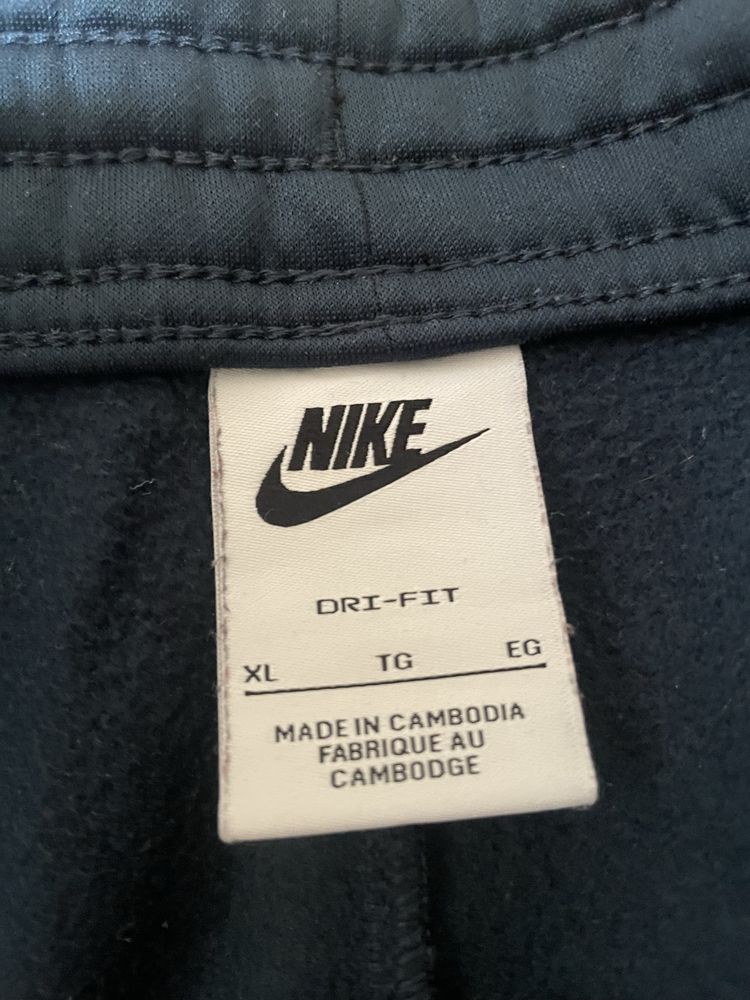 NIKE Цял Екип ХЛ / XL