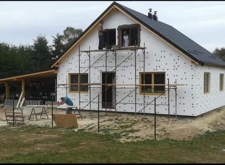 Casa din panou sandwch