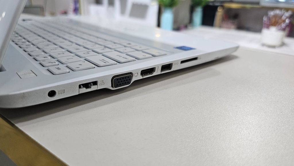 234 мингдан Белый ASUS это снежная королева мечта каждого человека️