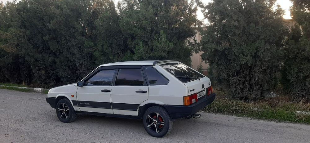 Lada 2109 zudlik bilan sotiladi