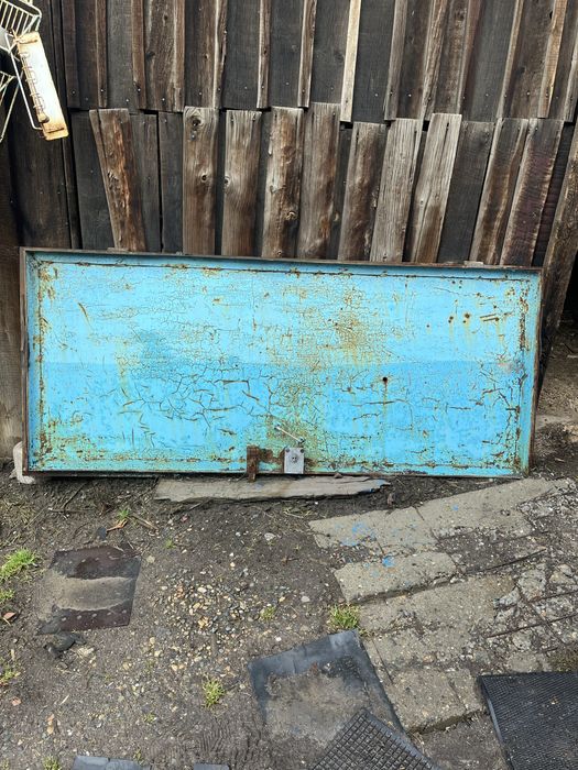 Квартирная дверь с проёмом