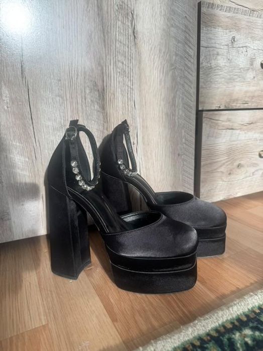 Женские туфли Versace Bratz