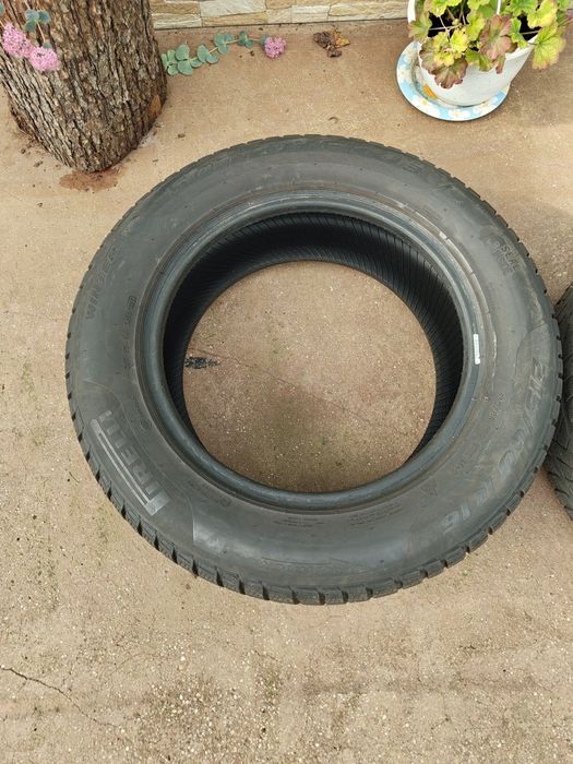 Anvelope de iarna 215/60 r16 95h,pretul este pentru toate