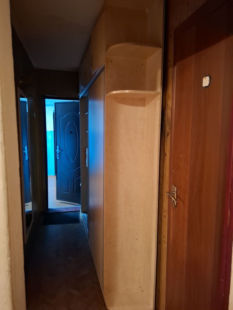 Проодам шкаф В прихожку