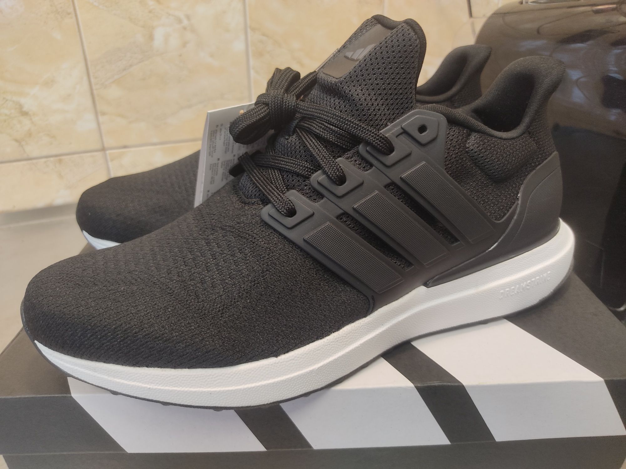 Маратонки Adidas ULTRA DREAM DNA номер UK9 28см