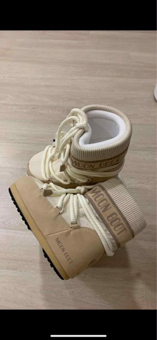 Vand diferite modele de ugg uri si moon boots!!