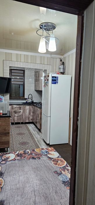 Продаётся 2комнатная квартира 1этаж 77серия ул.МАНГЕЛЬДИНА ЯНГИ-ШАХАР