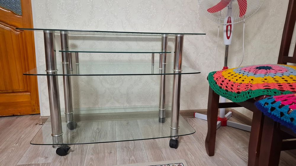 Стол тумба стеклянная